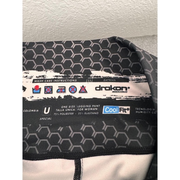 Drakon x Batman Special Edition Compression Leggings – DC Comics Superhero - Picture 5 of 11